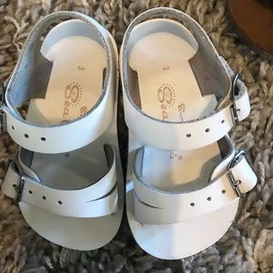 White Sea wee sandals